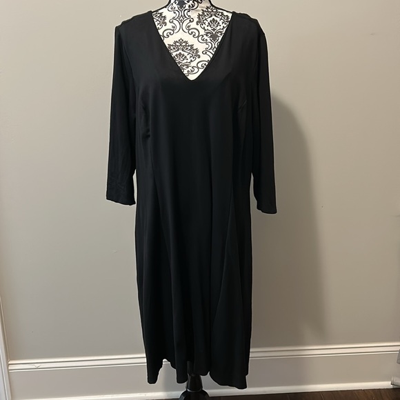 The perfect LBD. Woman’s 3/4-Sleeve Princess Fit & Flare Dress in black. - Picture 2 of 11